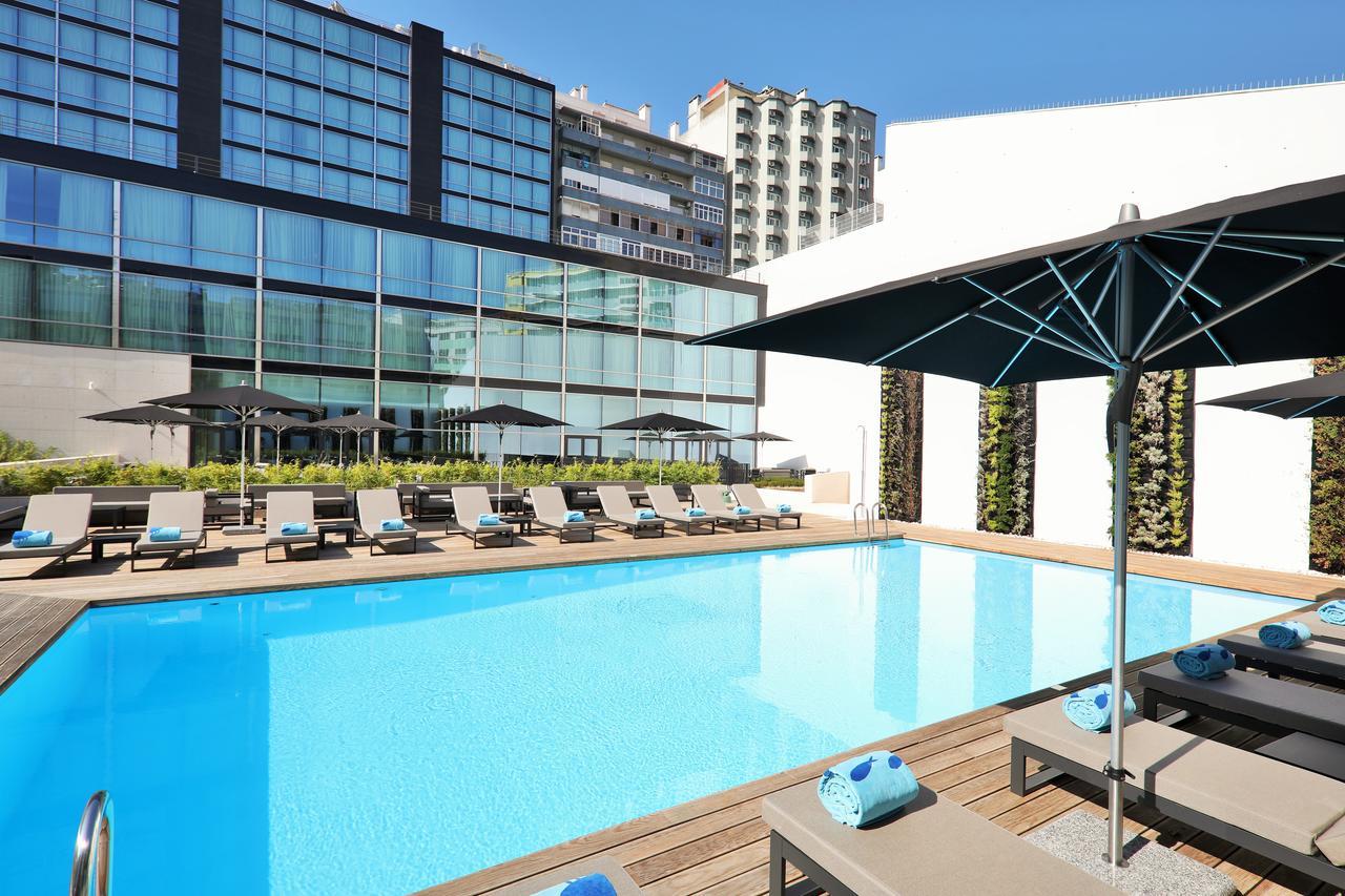 فندق إيبيروستار سيلكشين لشبونة Lisboa المظهر الخارجي الصورة The swimming pool at the hotel